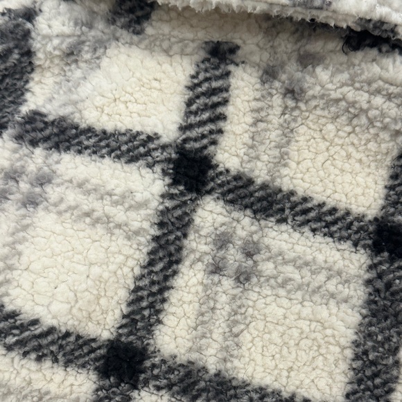 6 month old baby boy flannel jacket - Picture 4 of 4